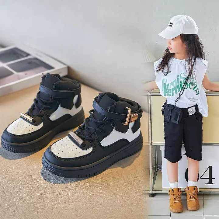حذاء اطفال عصري و رياضي - Modern and sporty children's shoes