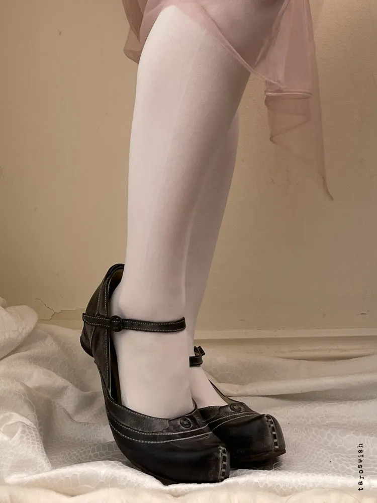   eu39 distressed mary jane heels
