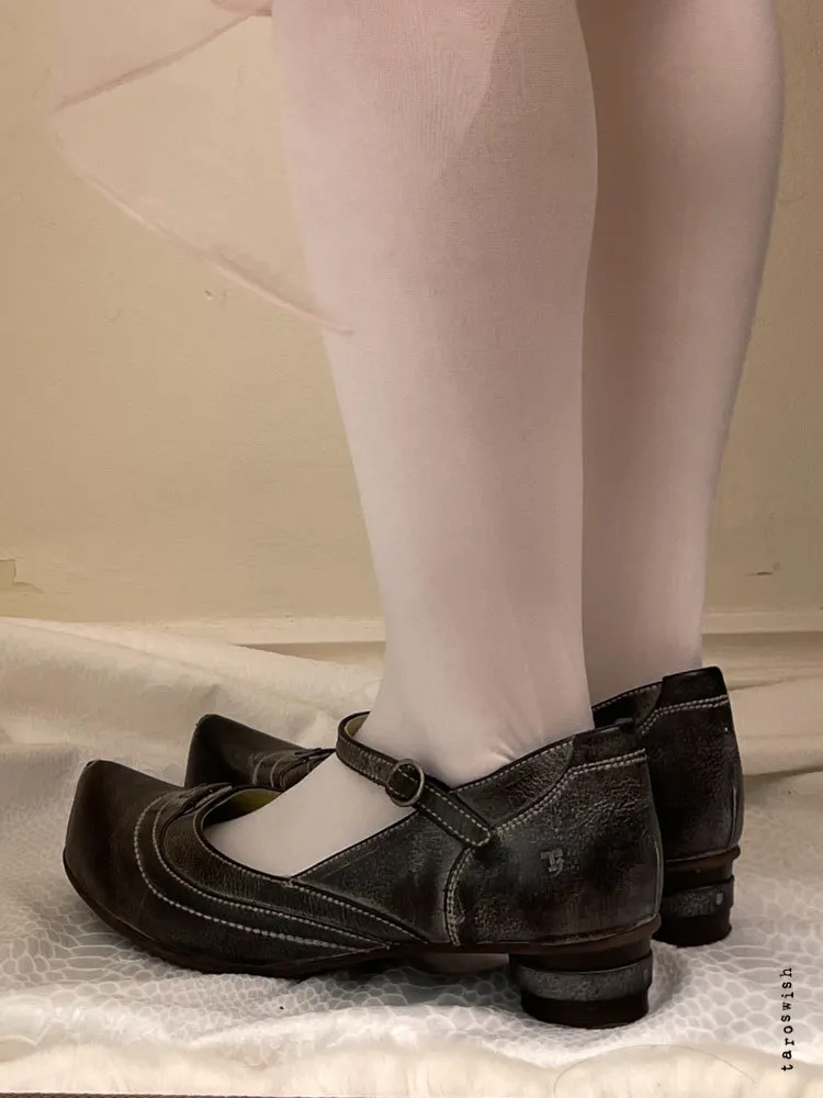   eu39 distressed mary jane heels