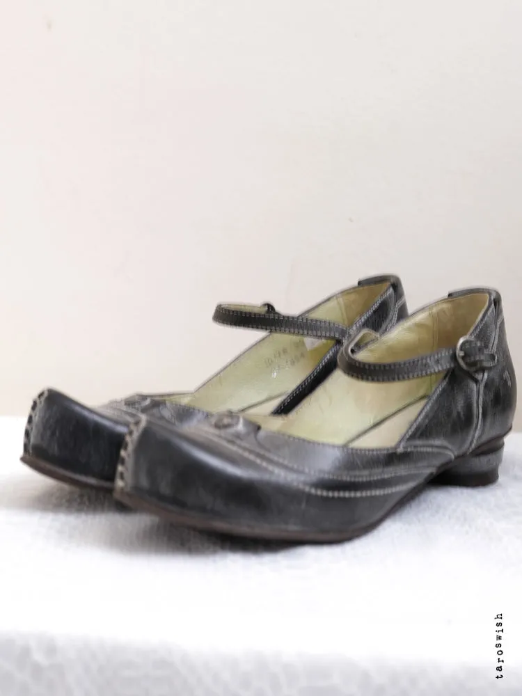   eu39 distressed mary jane heels