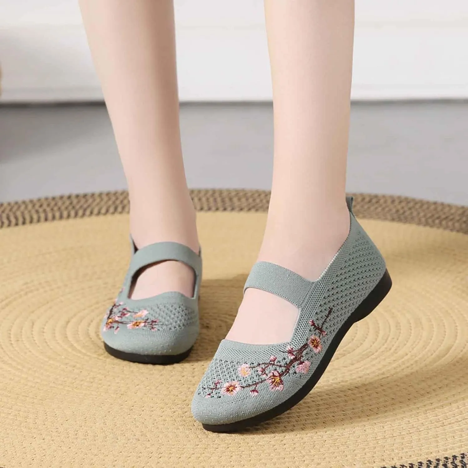Women's Casual Shoes Embroidered Breathable Flat Comfortable Everyday Wear Versatile Design for Jeans and Relaxed Attire All Seasons