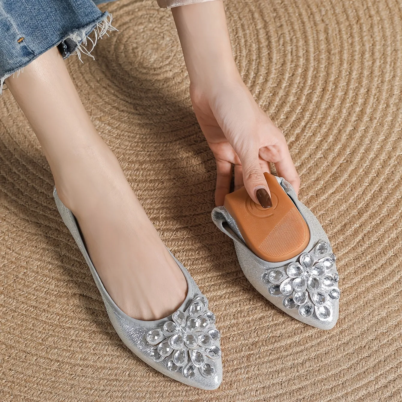 Women's Rhinestone Decor Ballet Flats Pointed Toe Soft-sole Slip Comfy Casual Shoes